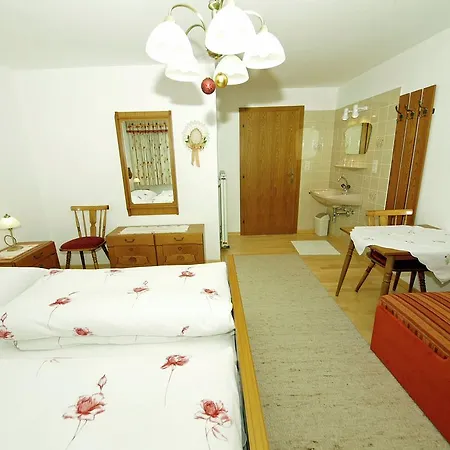 Schleicherhof 1 *